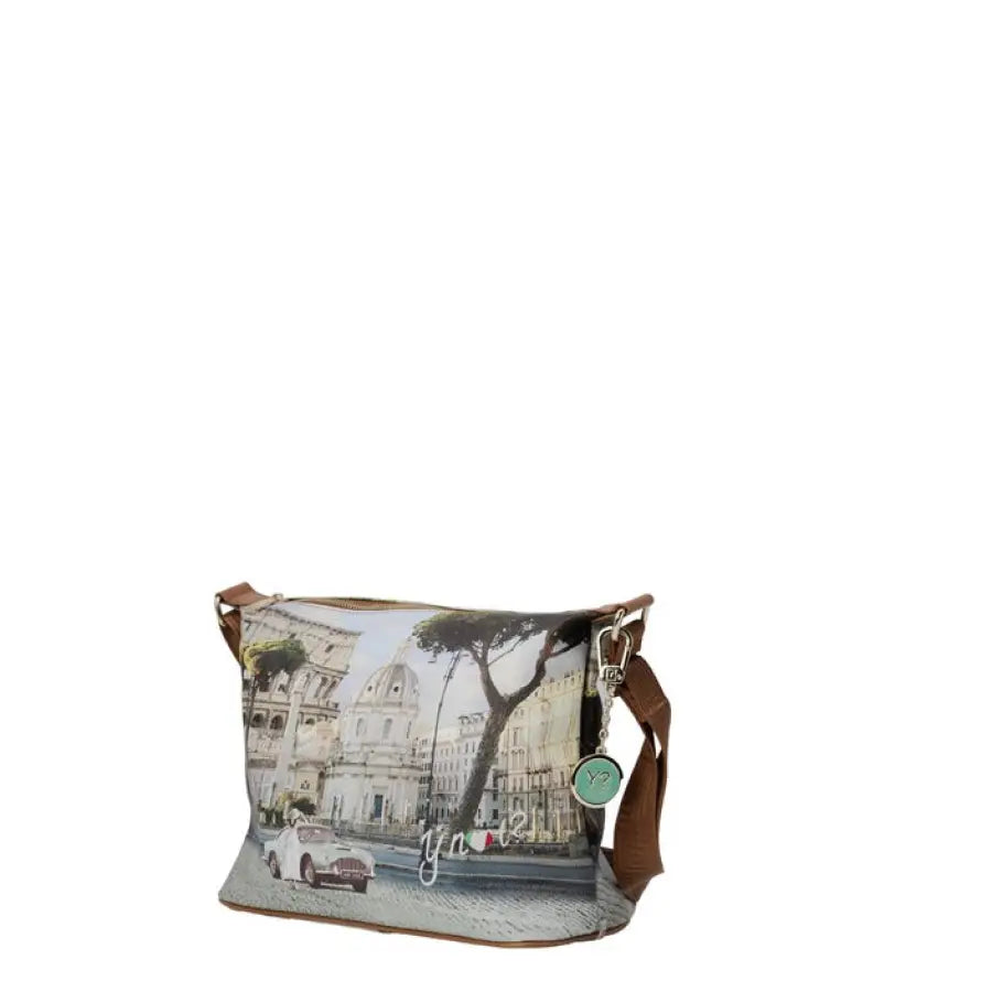 
                      
                        SAA women bag in Venice, perfect for urban city fashion and style
                      
                    