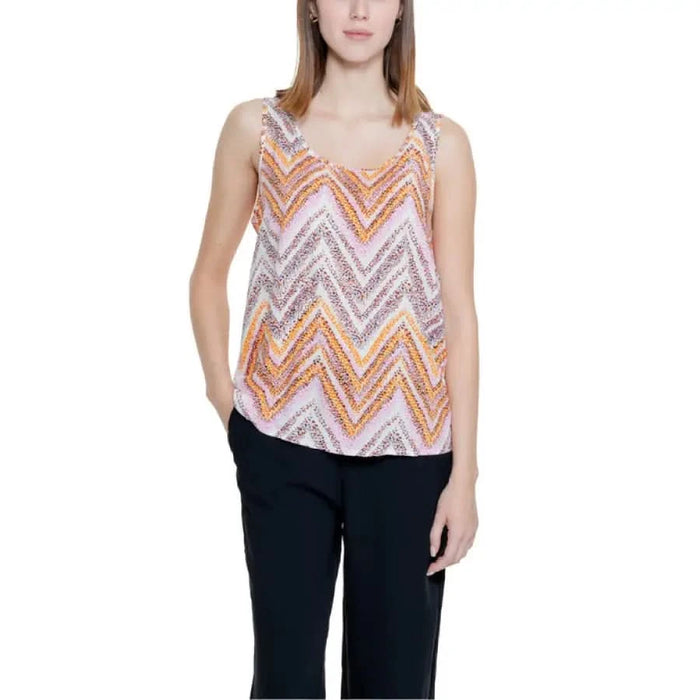 Only Women Undershirt - Sleeveless top with chevron pattern in orange, pink, and white