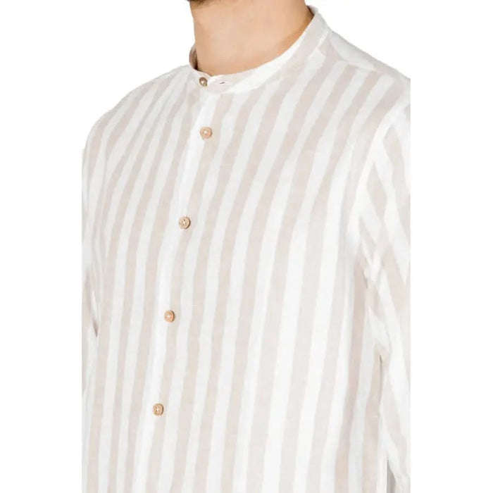 Hamaki-ho Men Shirt: Striped white and beige button-up with mandarin collar