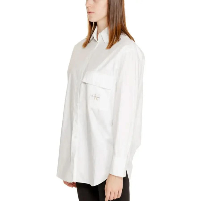 Calvin Klein Jeans women’s white button-up shirt with collar and chest pocket