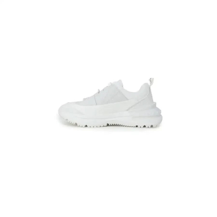 White chunky sneaker with thick sole and sleek design from Calvin Klein Jeans