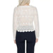 White crocheted sweater with lacy pattern and scalloped hem by Jacqueline De Yong