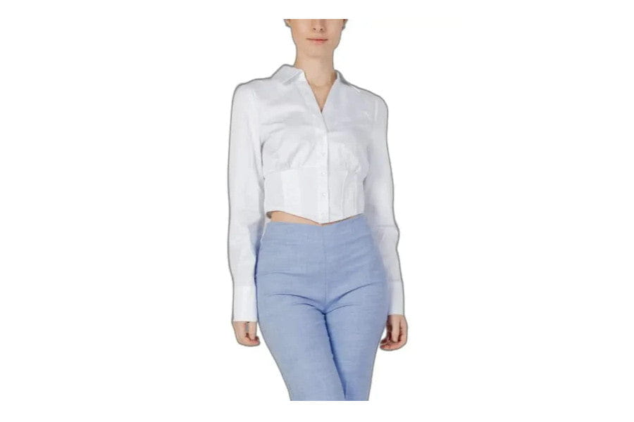 White cropped dress shirt with long sleeves, ideal for minimalist apparel and accessories.