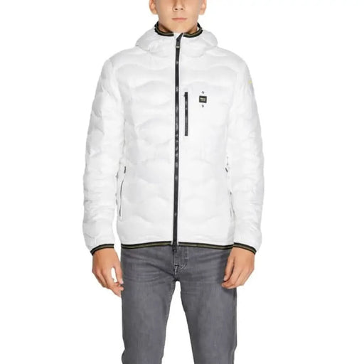 White hooded jacket with black zipper and logo patch from Blauer Men’s collection