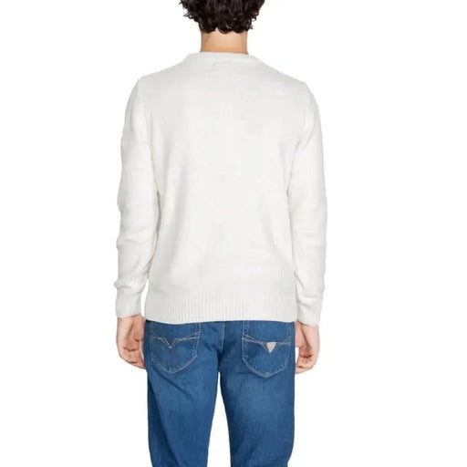 White knit sweater viewed from the back in Gianni Lupo Men Knitwear collection