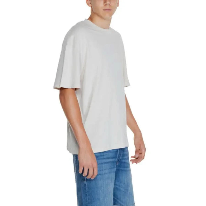 White oversized Jack & Jones t-shirt with short sleeves styled with blue jeans