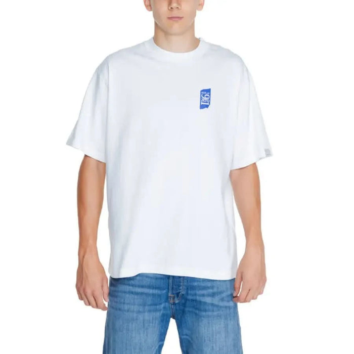 White t-shirt with small blue logo on chest from Replay Men’s T-Shirt collection