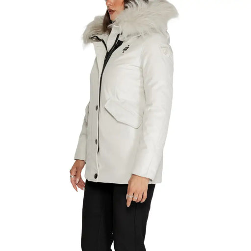 White winter coat with fur-trimmed hood and button closure by Blauer Women Jacket