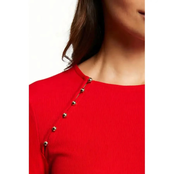 Woman in red buttoned top embodying urban city style - Morgan De Toi T-Shirt