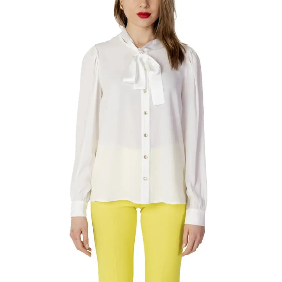 
                      
                        Sandro Ferrone - Women Shirt - white / S - Clothing Shirts
                      
                    