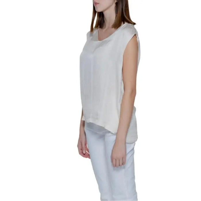 Urban style: Woman in white top and pants, Street One - Street One Women Blouse